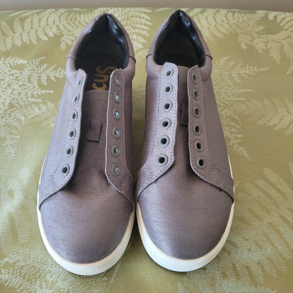 Sam Edelman Circus Sneakers ~ Size 6